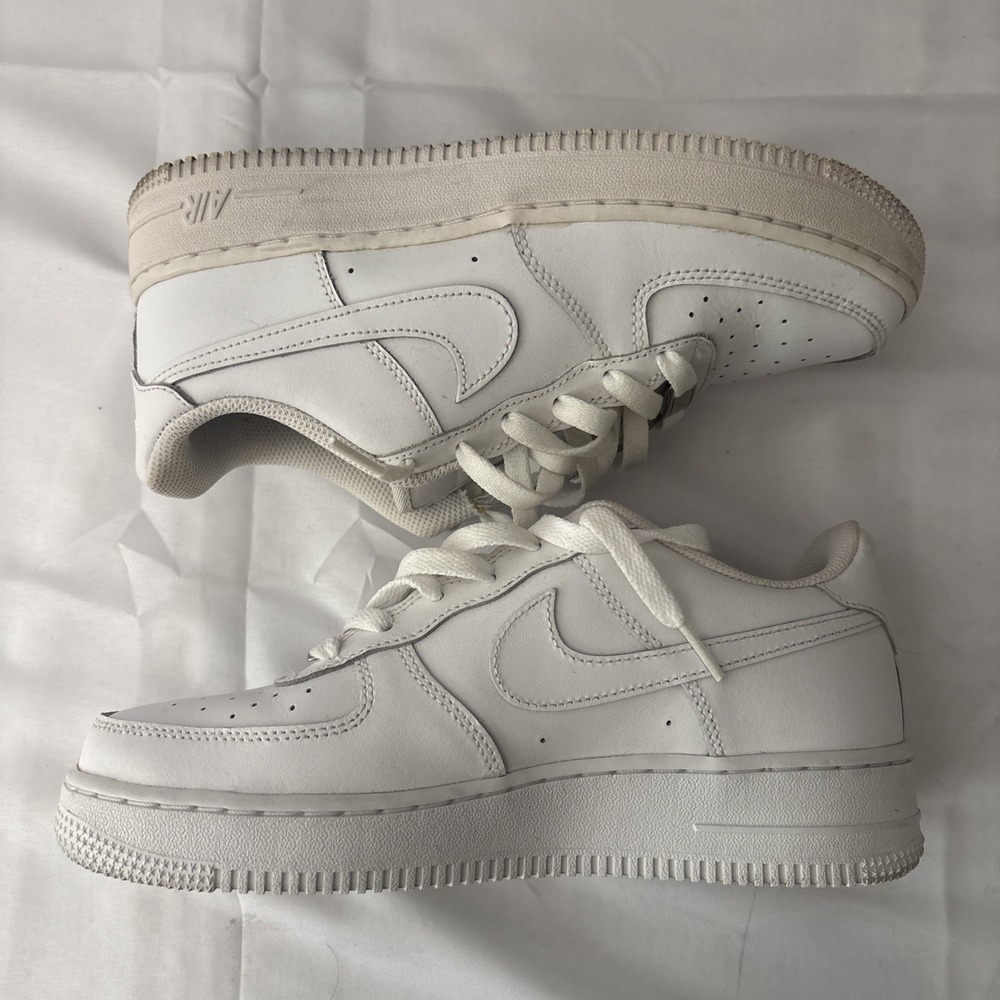 Nike Air Force 1 Low White Boys Youth Size 6.5Y Classic Sneakers Shoes